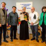 cela uz dziesmusvetkiem ; koru skate