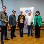 cela uz dziesmusvetkiem ; koru skate